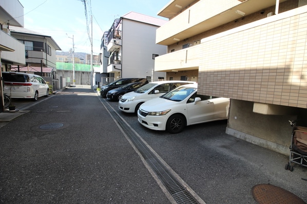 ケイズ本山の物件外観写真